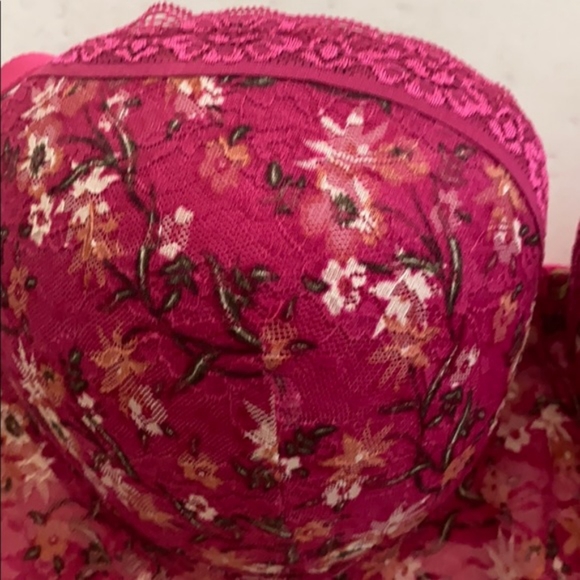 ♠️SOLD♠️Body Frosting's Pink Floral Bra 40C - Picture 5 of 7